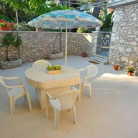 Apartment Vila Mirta *