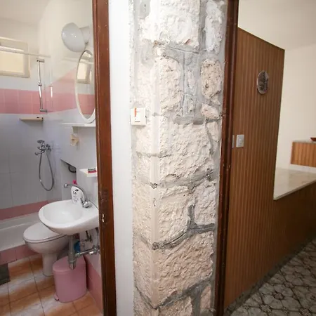 Mirta Apartman Sutivan