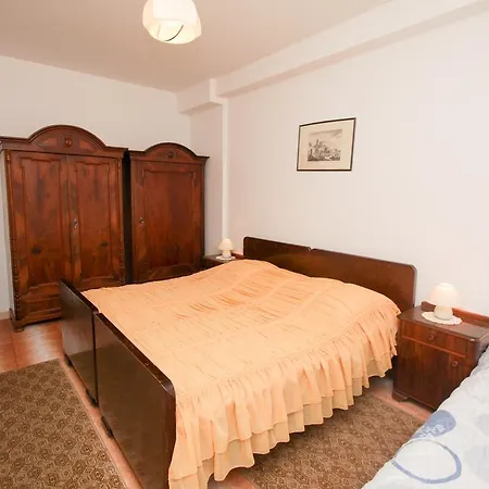 Apartman Mirta Sutivan